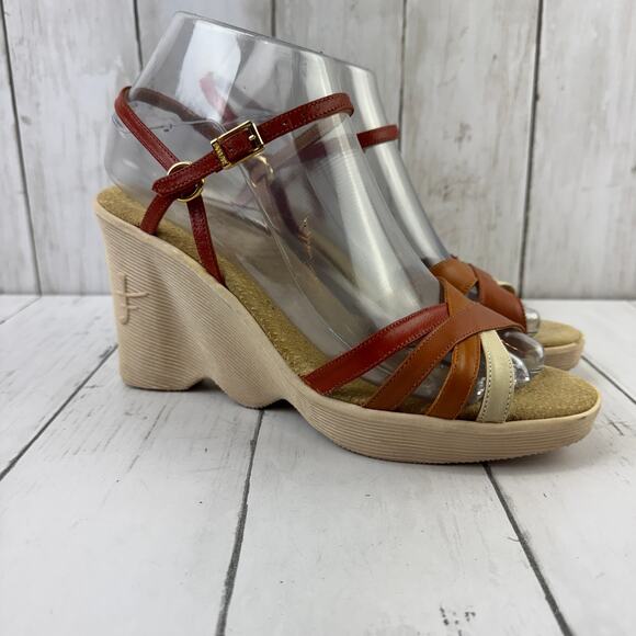 VTG 70's Famolare Leather To A Tee Hi UP Wavy Wedge T-Strap Sandal Heel Size 7M - Picture 1 of 16
